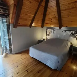 4 Personnes Dans Le Cantal Animaux Bienvenus Hébergement de vacances Lascelle